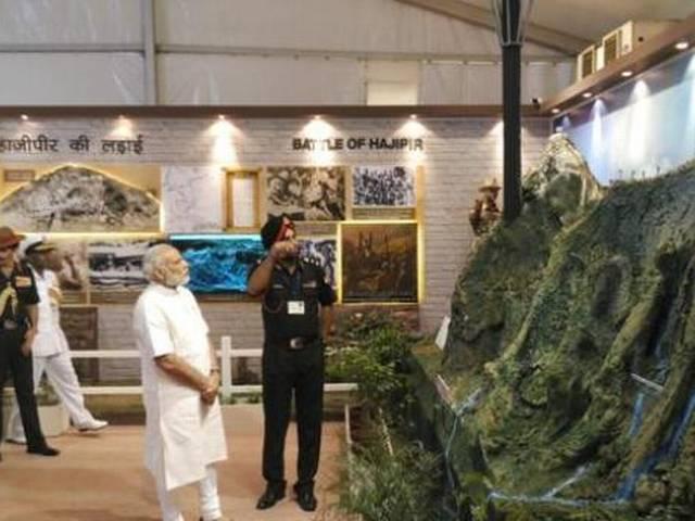 जन्मदिन के दिन 'शौर्यांजलि' देखने पहुंचे पीएम मोदी Modi Visits Exhibition to Mark 1965 India-Pakistan War