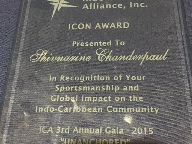 'आइकॉन अवार्ड' से नवाजे गए चंद्रपॉल Shivnarine Chanderpaul receives Icon Award