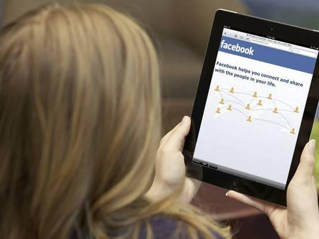फेसबुक का तोहफा, ‘सिग्नल’ टूल किया लॉन्च Facebook opens data hose to journalists with Signal