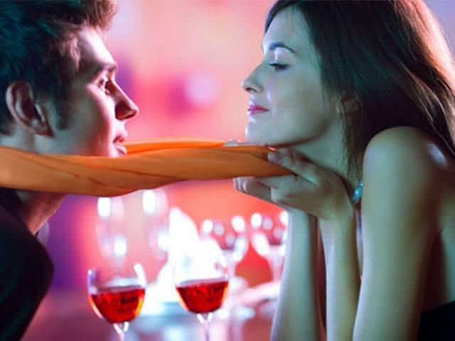 ऐसे मर्दों को होती है सुंदर लड़की की चाहत Study Reveals What Women Look for In a Long-Term Partner