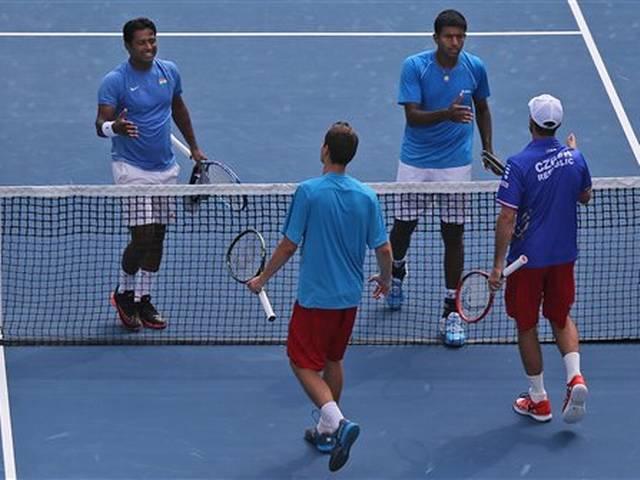 डेविस कप: नहीं चला पेस-बोपन्ना का जादू, भारत की मुश्किल बढ़ी davis cup_paes bopanna