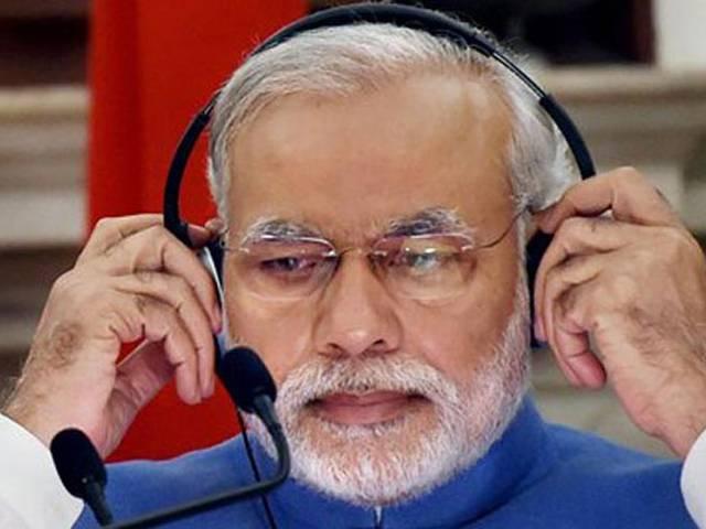 मोदी के दावे की खुली पोल, डबल नहीं सिर्फ 6 फीसदी बढ़ी है खादी की बिक्री Khadi Sales Up Only 6% During 2014-15