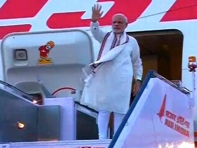 अमेरिका के सात दिन के दौरे पर रवाना हुए मोदी, पहुंचे आयरलैंड PM Narendra Modi leaves for his two-nation visit to Ireland & the United State