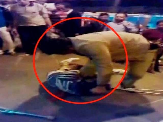 हावड़ा स्टेशन पर ट्रेन में मिला बम bomb found in train at howrah station