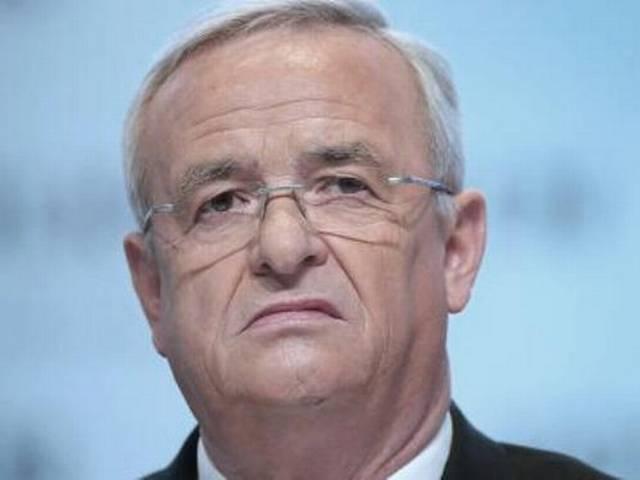 प्रदूषण धोखाधड़ी : फाक्सवैगन के सीईओ विंटरकॉर्न ने इस्तीफा दिया Martin Winterkorn resigns as Volkswagen CEO
