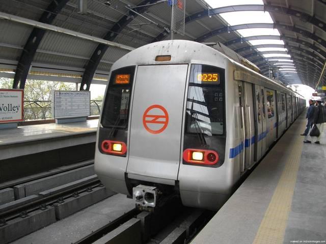 निर्माण उल्लंघनों के लिए दिल्ली मेट्रो पर 2.5 लाख रूपये का जुर्माना Delhi Metro fined Rs. 2.5L for construction violations