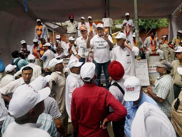 OROP पर नई मुसीबत, अर्धसैनिक बलों के पूर्व जवानों की धमकी Now, paramilitary veterans threaten agitation for OROP