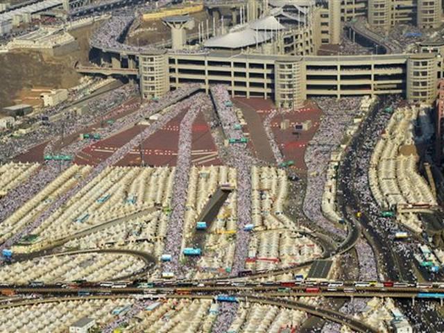 हजयात्रा के दौरान हादसे में 717 की मौत, 805 घायल Stampede kills more than 700 at Hajj pilgrimage in Mecca