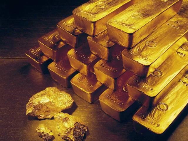 सोने की तस्करी के प्रयास में एयरलाइन के चालक दल का सदस्य गिरफ्तार airline crew member arrested gold smuggling