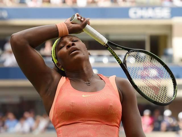 सेरेना विलियम्स विश्व रैंकिंग में शीर्ष पर बरकरार Serena Ties Evert For Weeks At No.1