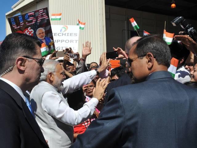 सात दिनों के विदेश दौरे के बाद भारत लौटे पीएम मोदी modi gets back to india after his foreign visits