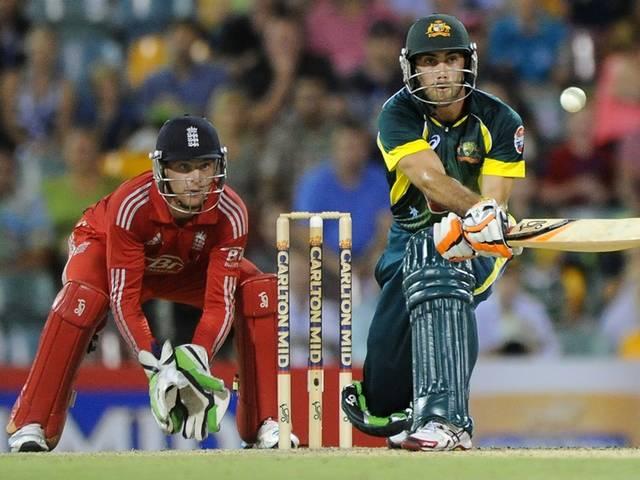 मैक्सवेल का 'अनोखा शॉट' गेंदबाजों की बखिया उधेड़ देगा! Glenn Maxwell practicing audacious shot