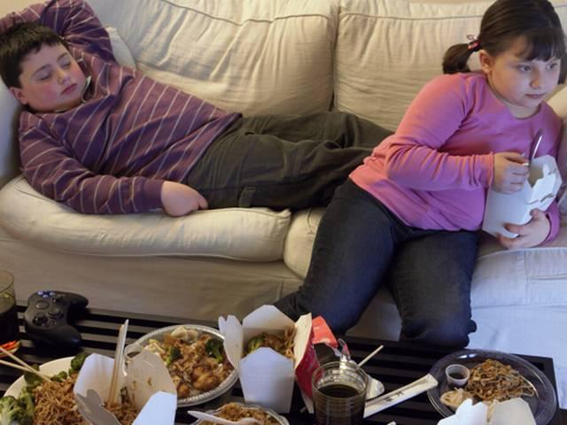 OMG: इस आदत के कारण बच्चे जल्दी हो जाते हैं मोटे Sleep habits could cause chubby night owls
