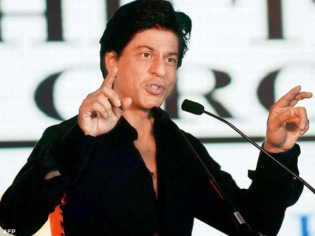 शाहरूख ने फैंस से कहा- दूसरे एक्टर्स को गाली देना ठीक नहीं Abusing other films, my colleagues not cool: Shah Rukh Khan