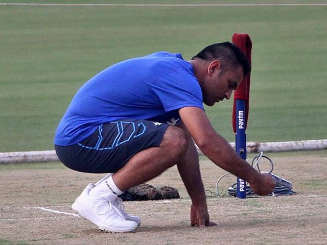 ...जब डीजे के कारण धोनी को छोड़ना पड़ा मैदान DJ forces MS Dhoni to quit practice midway