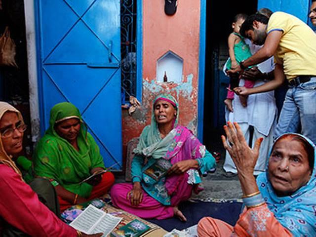 बिसाड़ा के नजदीकी गांव में मांस के टुकड़े मिले, सुरक्षा बढ़ाई गई Dadri lynching: Security stepped up after meat pieces found in village near Bishada
