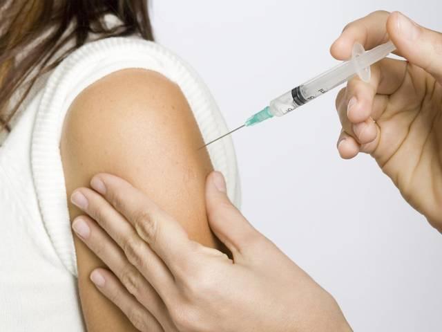 लंबी और सेहतमंद जिंदगी के लिए ये टीके आपने लगवाएं Vaccinations boost your immun system