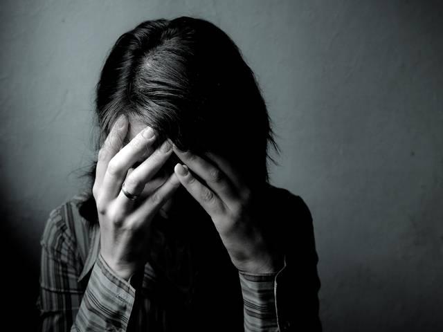 डिप्रेशन से उबरने के लिए उठाएं बस ये एक कदम Face-to-face contact may beat email, phone for staving off depression