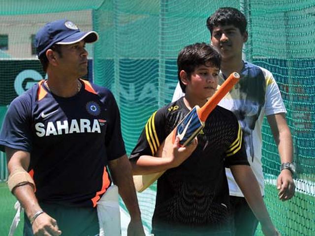 कटक टी-20: दर्शकों के बर्ताव से सचिन भी हुए निराश What happened in Cuttack is not good for cricket, says sachin