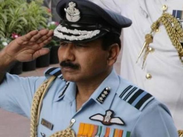 जल्द ही फाइटर प्लेन उड़ाएंगी महिला पायलट : राहा Indian Airforce to induct women pilots in fighter stream soon, says IAF Chief Arup Raha.