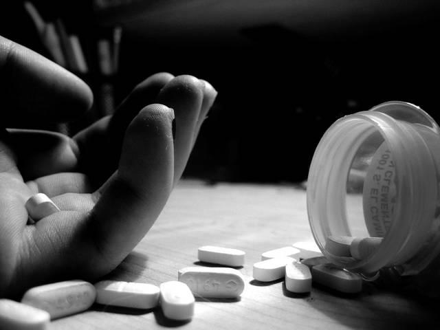 OMG: डिप्रेशन के चक्कर में कर रहे हैं लोग खुदखुशी Recognize the Warning Signs of Suicide