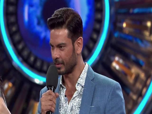 'Bigg Boss' 9: Double Trouble थीम के साथ जोड़ियों ने की घर में एंट्री bigg boss nine contastant full profile