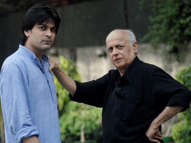 महेश भट्ट के नाटक 'मिलने दो' में साथ दिखेंगे भारतीय और पाकिस्तानी कलाकार Indian, Pakistani actors to come together for Mahesh Bhatt play Milne Do