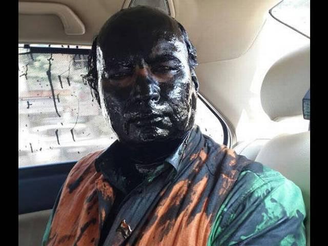 शिवसेना पर फूटा बॉलीवुड का गुस्सा, कहा- स्याही फेंकने से आप देशभक्त नहीं बन जाएंगे Shabana Azmi, Mahesh Bhatt condemn attack on Kulkarni