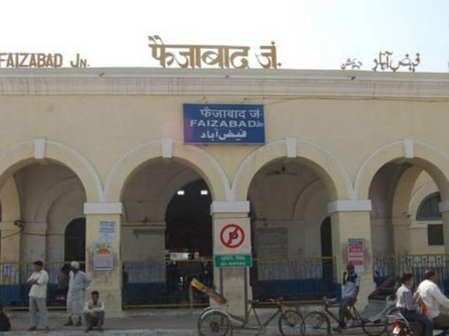 फैजाबाद में शरारती तत्वों ने मंदिर, मस्जिद को बनाया निशाना Temple, mosque targeted in Faizabad last night by miscreants