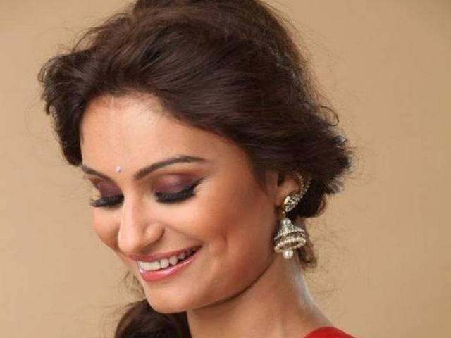 डिंपी गांगुली ने की रोहित रॉय के साथ सगाई Dimpy announces engagement with Rohit Roy