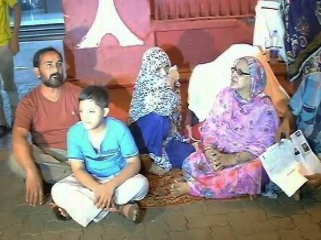 मुंबई : पाकिस्तान से आए परिवार को होटलों में नहीं दी ठहरने की जगह pakistani family got no rooms in mumbai hotels
