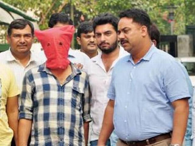 कभी देश पर मरता था, अब पैसों के लिए करता है मर्डर Army deserter arrested in murder,robbery case