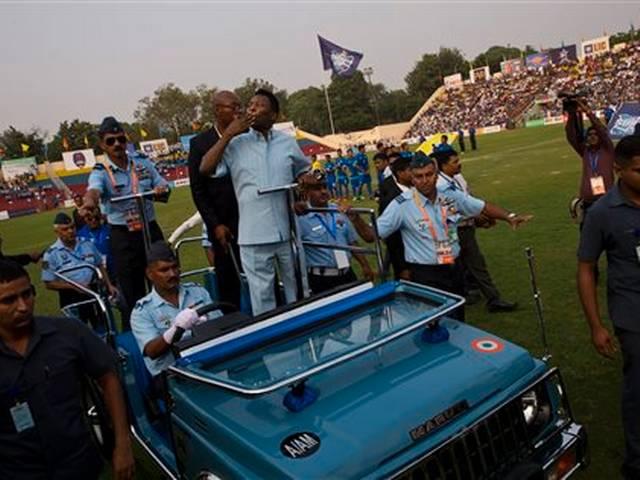 पेले को देख प्रशंसक हुए मंत्रमुग्ध, भारत दौरा समाप्त Pele mesmerises Delhi fans