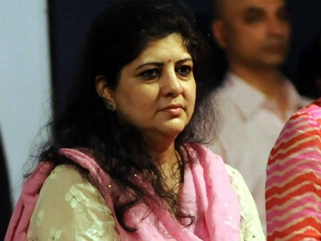 व्यापारियों का पेट भर गया तब सरकार दाल इम्पोर्ट कर रही है: शर्मिला ठाकरे People’s dream of achhe din have broken and now people have woke up: Sharmila Thackeray