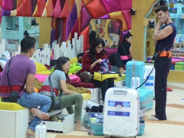 Bigg Boss 9: इनाम की रकम हुई कम, अब विजेता को मिलेंगे 39,66,667! BIGG BOSS PRIZE MONEY
