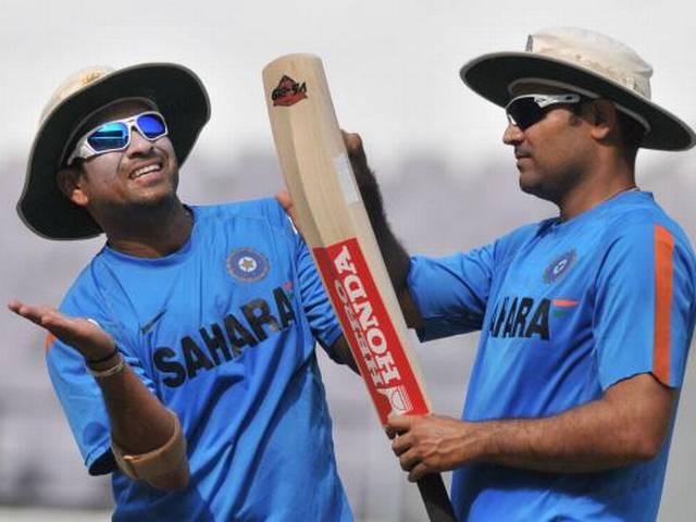 मैंने सहवाग को गेंदबाजों की बखिया उधेड़ते देखा है: धोनी cricket world on sehwag retirement