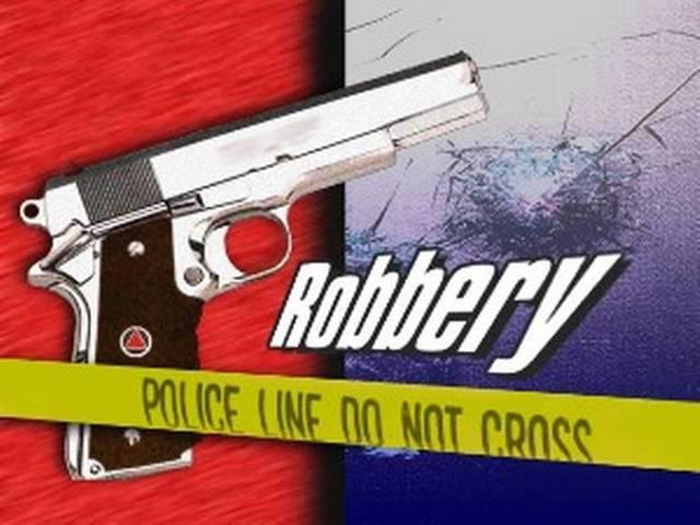 कूरियर देने वाले व्यक्ति से 2.48 करोड़ रूपये के आभूषणों की लूट crime: robbed of jewellery