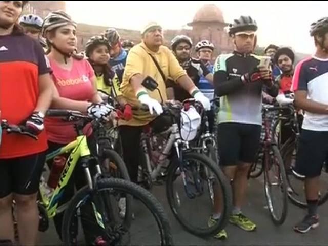 आज दोपहर 12 बजे तक लाल किले से इंडिया गेट तक दिल्ली रहेगी ‘कार फ्री’ delhis first car free day