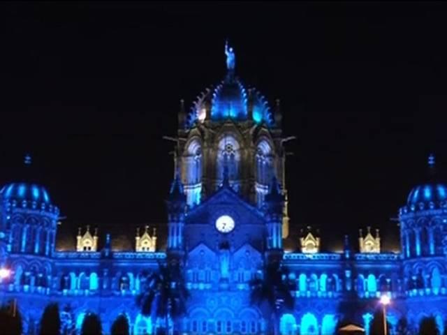 यूएन की 70वीं सालगिरह पर नीली रोशनी में नहाया मुंबई CST world united nations 70th anniversary celebrated by mumbai cst