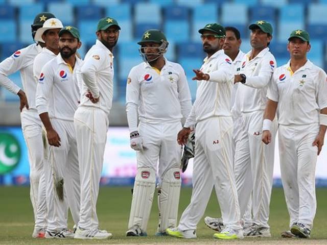 PAKvsENG: यूनिस का शतक, पाक ने शिकंजा कसा pakistan vs england 2nd test