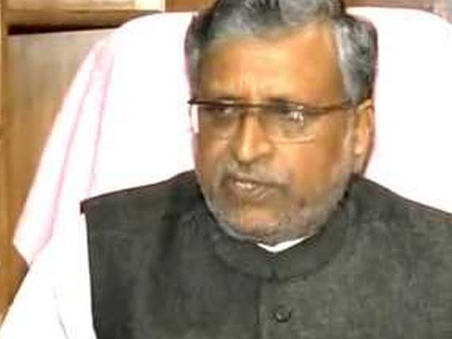 गीता पर सियासत भी शुरू, पाक पत्रकार का शिवसेना पर हमला Politics on Geeta