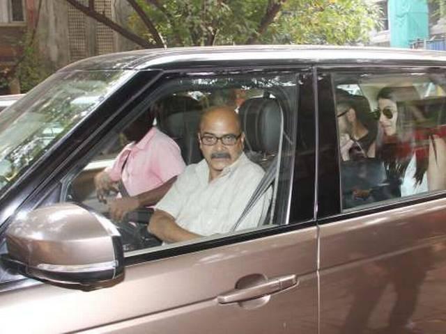 पापा की मौजूदगी में विराट के साथ डेट पर गईं थी अनुष्का और अब शादी को लेकर दिया बयान Hot News: Anushka Sharma Not Getting Married with Virat Kohli Just Now