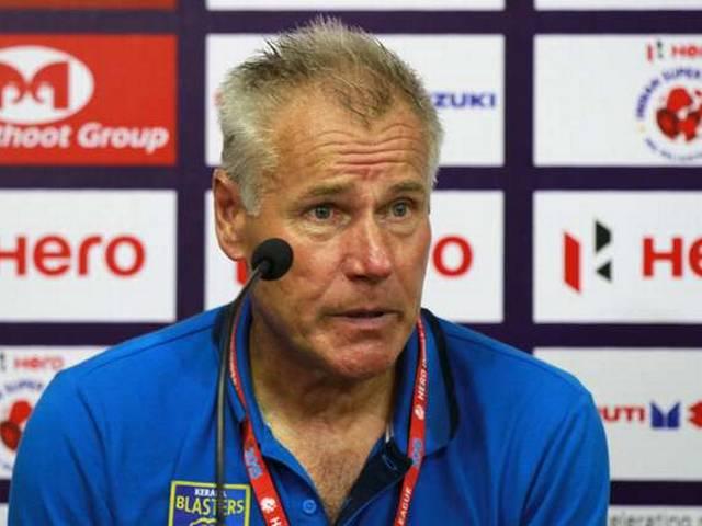 सचिन की टीम को मिल रही है हार, कोच ने छोड़ा पद Taylor quits as Kerala Blasters coach after 4th loss on trot