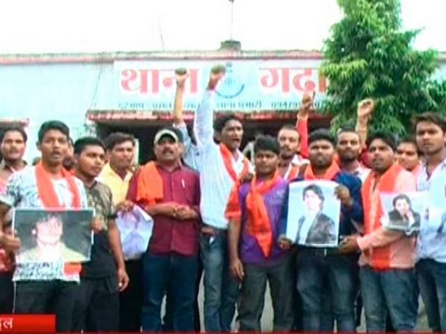 क्या इस तरह की उत्पाती सेनाओं को बैन कर देना चाहिए? should government ban these hindu organization?