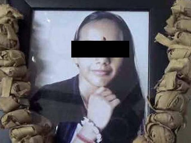 फेसबुक पर गंदे-गंदे मैसेज के पोस्ट के बाद 14 साल की लड़की की खुदकुशी Schoolgirl Jumps to Death on Obscene Messages on Facebook