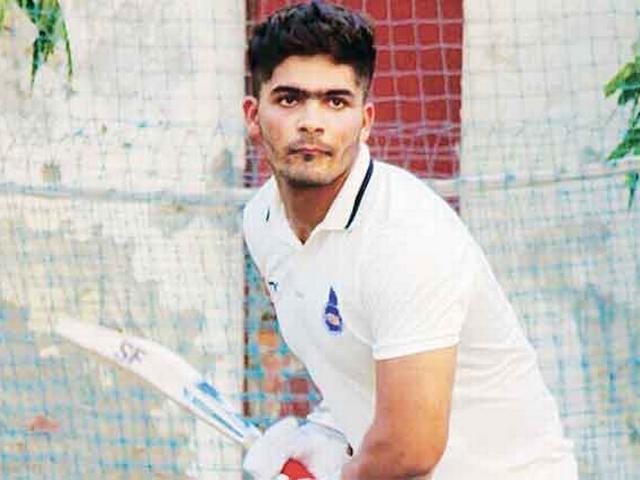 टीम इंडिया में जगह बनाने को बेताब पप्पू यादव का बेटा सार्थक pappu yadav son fights own battle — on a cricket pitch