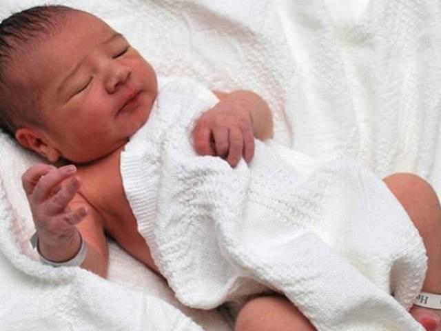 दिल्ली का जाम, ऑटो में देना पड़ा बच्चे को जन्म Delhi : Stuck in traffic jam, woman gives birth in an auto