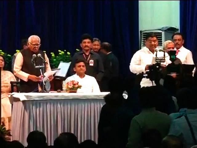 मुलायम की मेहरबानी से ये बने कैबिनेट मंत्री? cabinet reshuffle : 11New ministers had taken oath today in UP