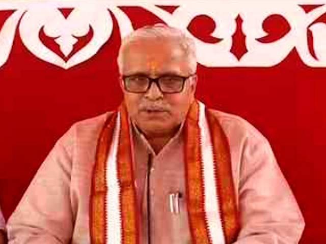 साईं विवाद पर RSS ने कहा, 'हमारे कई कार्यकर्ता साईं भक्त' Shankaracharya releases poster against Sai Baba