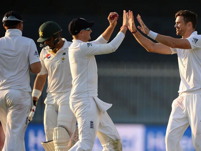 एंडरसन की तूफानी गेंदबाजी, 234 पर समेटा पाकिस्तान को pakistan vs england third test